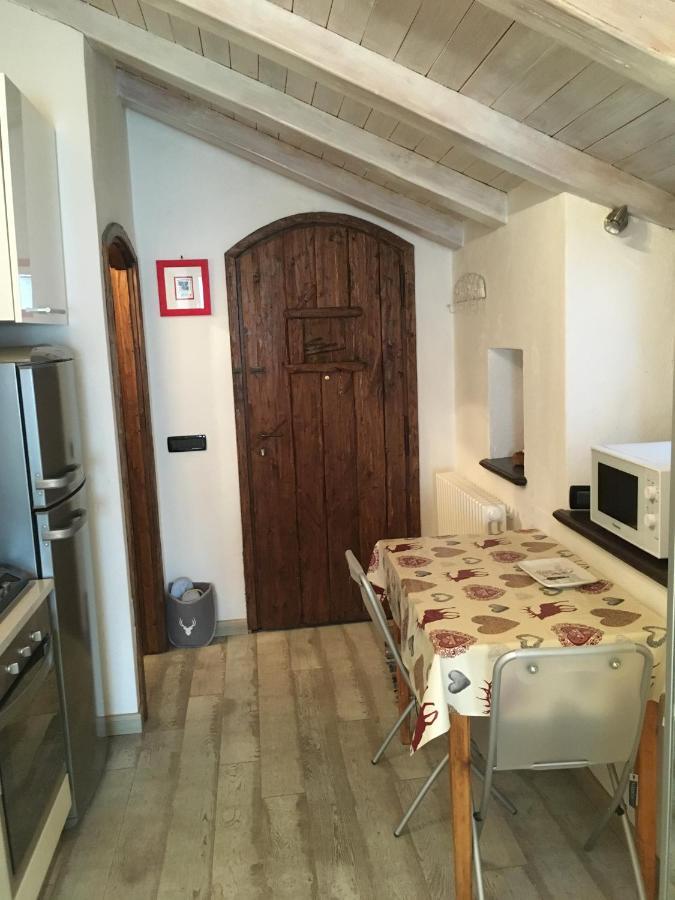 Appartamento In Casa D'Epoca Aosta Exteriör bild