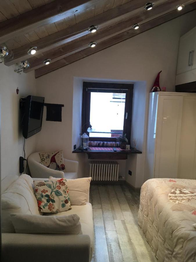 Appartamento In Casa D'Epoca Aosta Exteriör bild